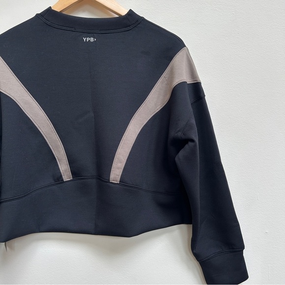 NWT - Abercrombie & Fitch YPB neoKNIT Mini Crew in Dune Colorblock, Size XS - Picture 11 of 13